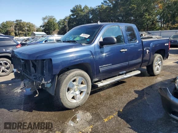 ✅ 2011 Chevrolet Silverado 1500 LT • VIN: 1GCRKSE33BZ391241 • Lot: 76955694. Listed on Copart with 219,395 mi. Free auction sales archive from the USA and detailed vehicle history report at DreamBid. Image 1.