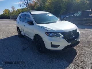 ✅ 2018 Nissan Rogue SV • VIN: 5N1AT2MV2JC733661 • Lot: 43552626. Wystawiony na IAAI z przebiegiem 88 282 mil. Bezpłatny archiwum sprzedaży aukcyjnych z USA i szczegółowy raport historii pojazdu na DreamBid. Zdjęcie 1.
