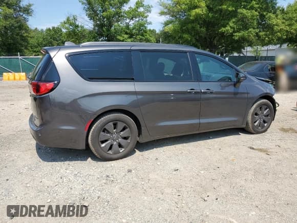 ✅ 2020 Chrysler Pacifica Hybrid Limited • VIN: 2C4RC1N79LR196363 • Lot: 66153455. Listed on Copart with 55,761 mi. Free auction sales archive from the USA and detailed vehicle history report at DreamBid. Image 3.
