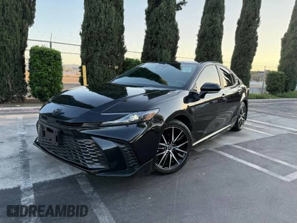 2025 Toyota Camry LE с VIN 4T1DAACK7SU086710, выставлен на аукционе Copart как лот 81525965 с пробегом 11 361 миль миль и Списание • Salvage title. История ставок и продаж доступна на DreamBid. Изображение 2.