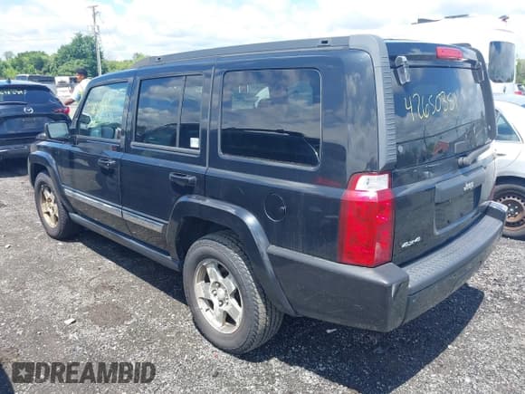 ✅ 2010 Jeep Commander Sport • VIN: 1J4RG4GK6AC112734 • Лот: 42650351. Опубликован ранее на IAAI с пробегом 184 773 миль. Бесплатный доступ к архиву аукционных продаж из США и подробный отчёт об истории автомобиля на DreamBid. Изображение 3.