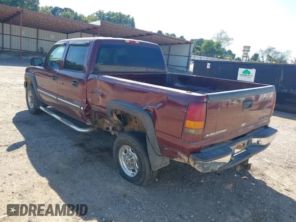 ✅ 2002 Chevrolet Silverado 2500HD LS • VIN: 1GCHC23U32F120105 • Лот: 43413786. Опубликован ранее на IAAI с пробегом 246 321 миль. Бесплатный доступ к архиву аукционных продаж из США и подробный отчёт об истории автомобиля на DreamBid. Изображение 3.