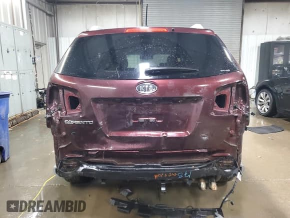 ✅ 2013 Kia Sorento LX • VIN: 5XYKT4A6XDG346521 • Lot: 92211865. Listed on Copart with 180,714 mi. Free auction sales archive from the USA and detailed vehicle history report at DreamBid. Image 6.