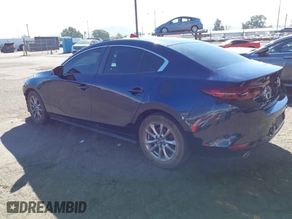 ✅ 2020 Mazda 3 • VIN: 3MZBPABLXLM130500 • Лот: 43493533. Опубликован ранее на IAAI с пробегом 67 727 миль. Бесплатный доступ к архиву аукционных продаж из США и подробный отчёт об истории автомобиля на DreamBid. Изображение 3.