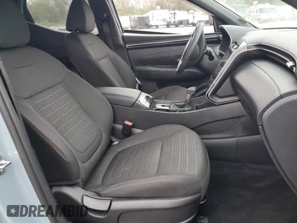 2024 Hyundai Santa Cruz SEL z VIN 5NTJBDDE3RH101529, wystawiony jako Copart lot #79864154 z przebiegiem 2 272 mil mil oraz Szkoda całkowita • Salvage title. Historia ofert i sprzedaży dostępna na DreamBid. Obrazek 7.