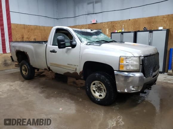 ✅ 2007 Chevrolet Silverado 2500HD 1LT • VIN: 1GCHK24627E563832 • Lot: 52731915. Wystawiony na Copart z przebiegiem 254 371 mil. Bezpłatny archiwum sprzedaży aukcyjnych z USA i szczegółowy raport historii pojazdu na DreamBid. Zdjęcie 4.