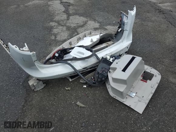 ✅ 2018 Chrysler Pacifica Hybrid Limited • VIN: 2C4RC1N75JR276272 • Lot: 86097935. Wystawiony na Copart z przebiegiem 102 557 mil. Bezpłatny archiwum sprzedaży aukcyjnych z USA i szczegółowy raport historii pojazdu na DreamBid. Zdjęcie 13.