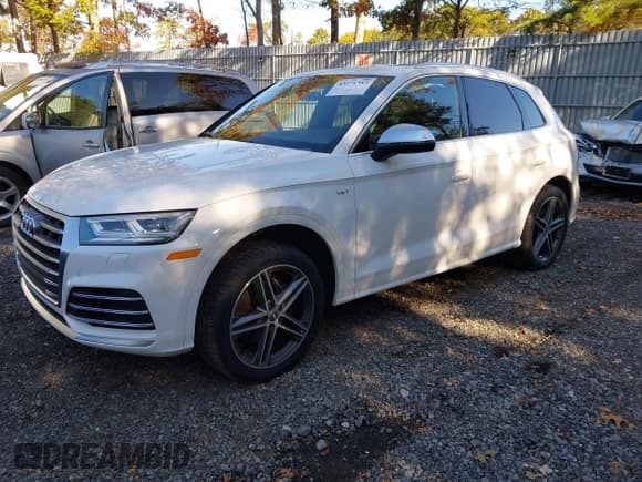 ✅ 2018 Audi SQ5 Premium Plus • VIN: WA1A4AFY3J2199198 • Lot: 43471583. Listed on IAAI with 79,867 mi. Free auction sales archive from the USA and detailed vehicle history report at DreamBid. Image 2.