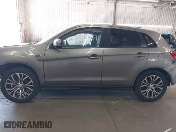 2018 Mitsubishi Outlander SE с VIN JA4AR3AW7JZ035379, выставлен на аукционе IAAI как лот 42238989 с пробегом 82 898 миль миль и . История ставок и продаж доступна на DreamBid. Изображение 15.