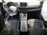 ✅ 2023 Nissan Rogue S • VIN: 5N1BT3AA8PC901159 • Lot: 67596475. Wystawiony na Copart z przebiegiem 29 578 mil. Bezpłatny archiwum sprzedaży aukcyjnych z USA i szczegółowy raport historii pojazdu na DreamBid. Zdjęcie 8.