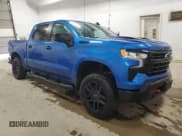 ✅ 2023 Chevrolet Silverado 1500 LT Trail Boss • VIN: 3GCUDFED0PG134050 • Lot: 82297895. Wystawiony na Copart z przebiegiem 57 218 mil. Bezpłatny archiwum sprzedaży aukcyjnych z USA i szczegółowy raport historii pojazdu na DreamBid. Zdjęcie 4.