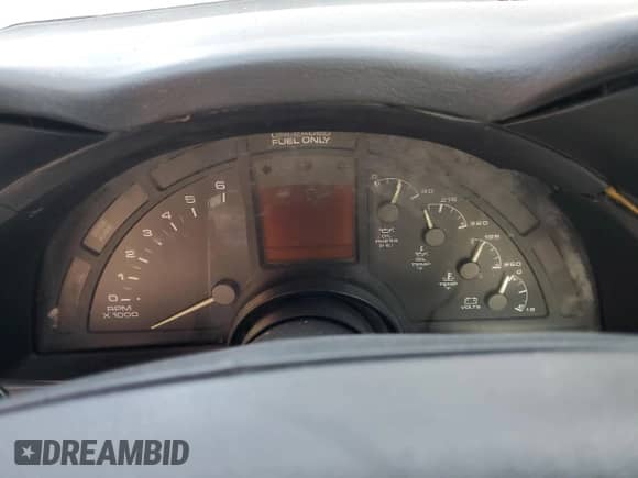 1996 Chevrolet Corvette z VIN 1G1YY22P1T5110797, wystawiony jako Copart lot #82848344 z przebiegiem Nie podano mil oraz Czysty tytuł • Clean title. Historia ofert i sprzedaży dostępna na DreamBid. Obrazek 9.