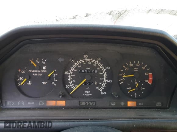 ✅ 1993 Mercedes-Benz 400 E • VIN: WDBEA34E2PB941652 • Лот: 50035065. Опубликован ранее на Copart с пробегом 162 925 миль. Бесплатный доступ к архиву аукционных продаж из США и подробный отчёт об истории автомобиля на DreamBid. Изображение 9.