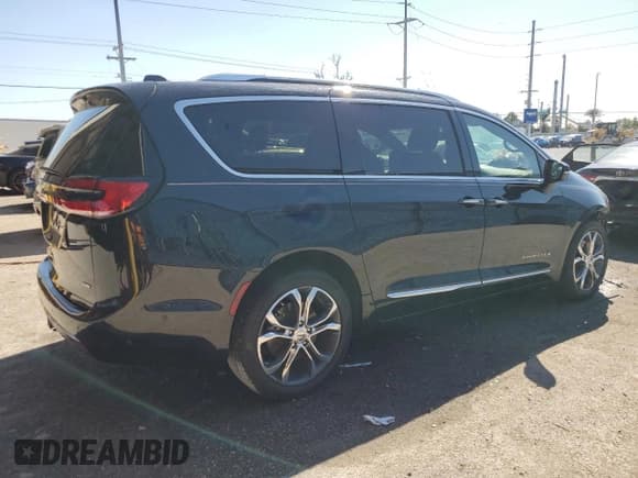 ✅ 2022 Chrysler Pacifica Pinnacle • VIN: 2C4RC3PG1NR183795 • Lot: 50650855. Listed on Copart with 152,180 mi. Free auction sales archive from the USA and detailed vehicle history report at DreamBid. Image 3.