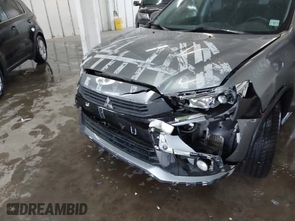 ✅ 2017 Mitsubishi Outlander SE • VIN: JA4AP3AW9HZ045220 • Lot: 43791868. Listed on IAAI with 183,904 mi. Free auction sales archive from the USA and detailed vehicle history report at DreamBid. Image 6.