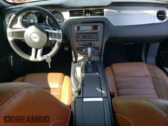 ✅ 2010 Ford Mustang V6 • VIN: 1ZVBP8ANXA5130057 • Lot: 72076175. Listed on Copart with 122,394 mi. Free auction sales archive from the USA and detailed vehicle history report at DreamBid. Image 8.