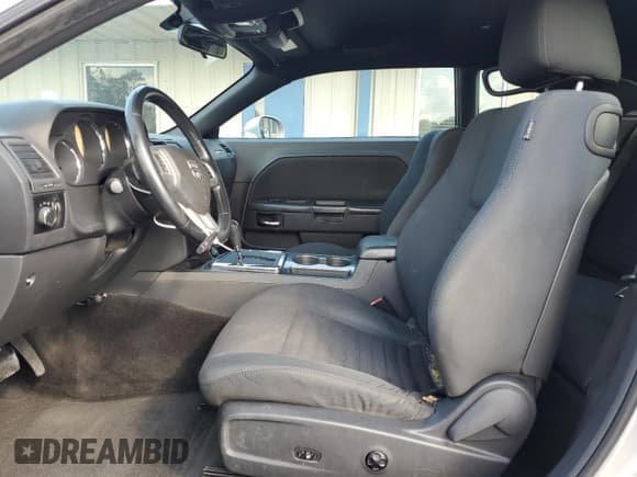 ✅ 2012 Dodge Challenger SXT • VIN: 2C3CDYAG6CH162098 • Lot: 43852645. Wystawiony na Copart z przebiegiem 116 458 mil. Bezpłatny archiwum sprzedaży aukcyjnych z USA i szczegółowy raport historii pojazdu na DreamBid. Zdjęcie 7.