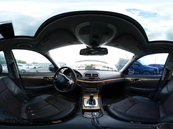 ✅ 2005 Mercedes-Benz E 55 AMG • VIN: WDBUF76J75A648427 • Лот: 42249423. Опубликован ранее на IAAI с пробегом 155 670 миль. Бесплатный доступ к архиву аукционных продаж из США и подробный отчёт об истории автомобиля на DreamBid. Изображение 18.