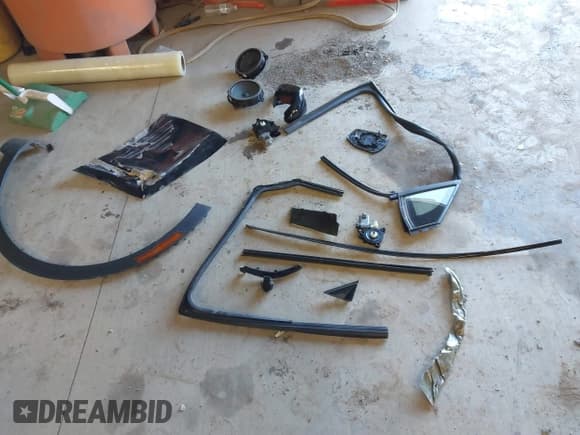 ✅ 2023 Kia Sportage X-Pro • VIN: 5XYK7CAFXPG136150 • Lot: 41589583. Wystawiony na IAAI z przebiegiem 33 552 mil. Bezpłatny archiwum sprzedaży aukcyjnych z USA i szczegółowy raport historii pojazdu na DreamBid. Zdjęcie 18.