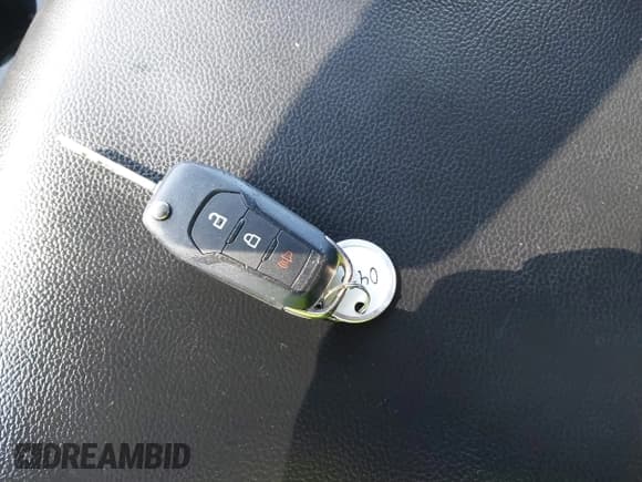 ✅ 2019 Ford F-150 XL • VIN: 1FTEX1EP7KKF12326 • Lot: 43367027. Wystawiony na IAAI z przebiegiem 84 910 mil. Bezpłatny archiwum sprzedaży aukcyjnych z USA i szczegółowy raport historii pojazdu na DreamBid. Zdjęcie 11.