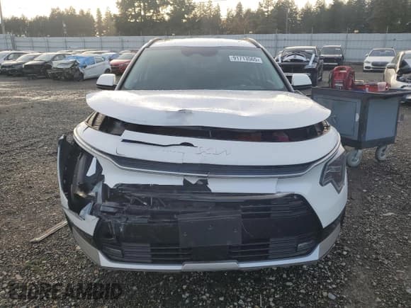 ✅ 2023 Kia Niro SX Touring • VIN: KNDCT3LEXP5055002 • Lot: 91713565. Wystawiony na Copart z przebiegiem 27 285 mil. Bezpłatny archiwum sprzedaży aukcyjnych z USA i szczegółowy raport historii pojazdu na DreamBid. Zdjęcie 5.