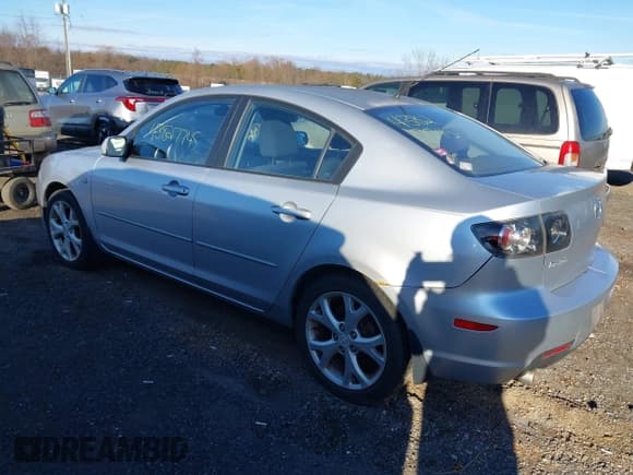 ✅ 2009 Mazda 3 i Touring Value • VIN: JM1BK32F191210863 • Lot: 43827745. Wystawiony na IAAI z przebiegiem 185 106 mil. Bezpłatny archiwum sprzedaży aukcyjnych z USA i szczegółowy raport historii pojazdu na DreamBid. Zdjęcie 3.