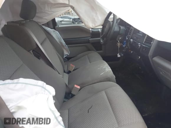 ✅ 2018 Ford F-150 XL • VIN: 1FTEW1EB1JFB32316 • Lot: 43169678. Wystawiony na IAAI z przebiegiem 118 677 mil. Bezpłatny archiwum sprzedaży aukcyjnych z USA i szczegółowy raport historii pojazdu na DreamBid. Zdjęcie 5.