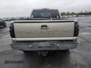 ✅ 2002 Chevrolet Silverado 1500 LS • VIN: 1GCEK19T22Z256528 • Лот: 73224024. Опубликован ранее на Copart с пробегом 220 988 миль. Бесплатный доступ к архиву аукционных продаж из США и подробный отчёт об истории автомобиля на DreamBid. Изображение 6.