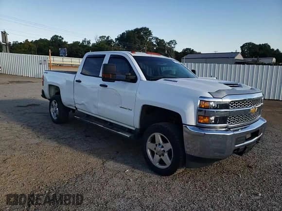 ✅ 2019 Chevrolet Silverado 2500HD Work Truck • VIN: 1GC1KREY0KF127705 • Лот: 71117665. Опубликован ранее на Copart с пробегом 173 620 миль. Бесплатный доступ к архиву аукционных продаж из США и подробный отчёт об истории автомобиля на DreamBid. Изображение 13.