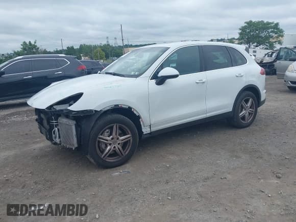 ✅ 2015 Porsche Cayenne S • VIN: WP1AB2A28FLA57059 • Лот: 42890784. Опубликован ранее на IAAI с пробегом 106 104 миль. Бесплатный доступ к архиву аукционных продаж из США и подробный отчёт об истории автомобиля на DreamBid. Изображение 2.