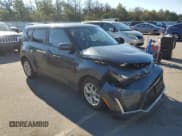 ✅ 2023 Kia Soul LX • VIN: KNDJ23AU5P7203971 • Lot: 69647115. Wystawiony na Copart z przebiegiem 21 019 mil. Bezpłatny archiwum sprzedaży aukcyjnych z USA i szczegółowy raport historii pojazdu na DreamBid. Zdjęcie 4.