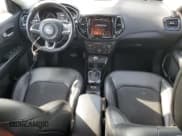 ✅ 2019 Jeep Compass Latitude • VIN: 3C4NJCBB5KT809308 • Lot: 83836715. Wystawiony na Copart z przebiegiem 79 101 mil. Bezpłatny archiwum sprzedaży aukcyjnych z USA i szczegółowy raport historii pojazdu na DreamBid. Zdjęcie 8.