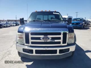 ✅ 2008 Ford F-550 XL • VIN: 1FDAW56R78ED93561 • Lot: 49654555. Wystawiony na Copart z przebiegiem 134 722 mil. Bezpłatny archiwum sprzedaży aukcyjnych z USA i szczegółowy raport historii pojazdu na DreamBid. Zdjęcie 5.