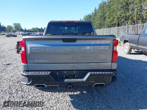 ✅ 2019 Chevrolet Silverado 1500 LT Trail Boss • VIN: 3GCPYFEDXKG202543 • Lot: 42712292. Wystawiony na IAAI z przebiegiem 125 697 mil. Bezpłatny archiwum sprzedaży aukcyjnych z USA i szczegółowy raport historii pojazdu na DreamBid. Zdjęcie 17.