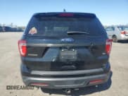 ✅ 2018 Ford Police Interceptor Utility • VIN: 1FM5K8AR2JGC77295 • Lot: 51381925. Wystawiony na Copart z przebiegiem 123 706 mil. Bezpłatny archiwum sprzedaży aukcyjnych z USA i szczegółowy raport historii pojazdu na DreamBid. Zdjęcie 6.