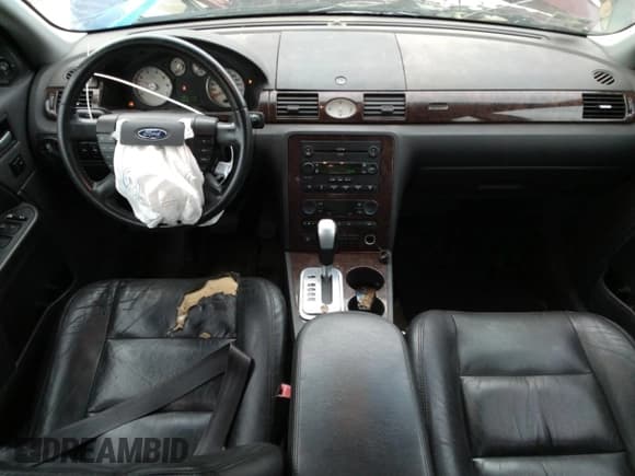 ✅ 2006 Ford Five Hundred Limited • VIN: 1FAHP25176G132450 • Lot: 81757595. Wystawiony na Copart z przebiegiem 136 926 mil. Bezpłatny archiwum sprzedaży aukcyjnych z USA i szczegółowy raport historii pojazdu na DreamBid. Zdjęcie 8.