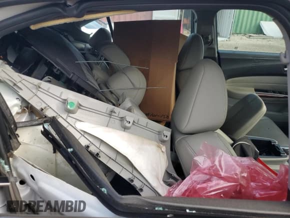 ✅ 2017 Acura TLX • VIN: 19UUB1F33HA005400 • Lot: 81728225. Listed on Copart with Not provided. Free auction sales archive from the USA and detailed vehicle history report at DreamBid. Image 10.