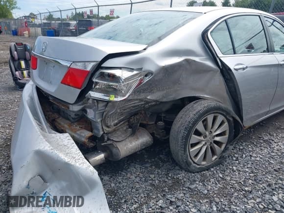 ✅ 2015 Honda Accord EX • VIN: 1HGCR2E72FA045157 • Lot: 43021777. Wystawiony na IAAI z przebiegiem 154 999 mil. Bezpłatny archiwum sprzedaży aukcyjnych z USA i szczegółowy raport historii pojazdu na DreamBid. Zdjęcie 6.