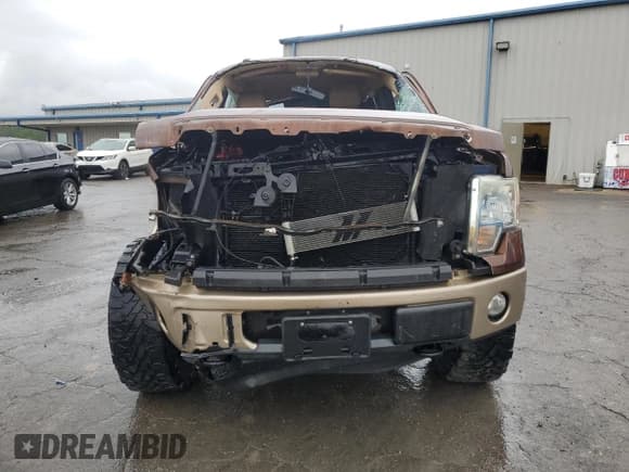 ✅ 2011 Ford F-150 Lariat • VIN: 1FTFW1EF2BFD38446 • Lot: 90442785. Wystawiony na Copart z przebiegiem 183 944 mil. Bezpłatny archiwum sprzedaży aukcyjnych z USA i szczegółowy raport historii pojazdu na DreamBid. Zdjęcie 5.