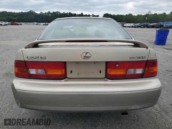 ✅ 1997 Lexus ES 300 • VIN: JT8BF22G1V0024603 • Lot: 71528164. Listed on Copart with 162,189 mi. Free auction sales archive from the USA and detailed vehicle history report at DreamBid. Image 6.
