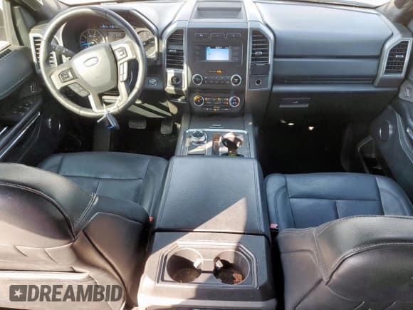 ✅ 2018 Ford Expedition XLT • VIN: 1FMJU1HT8JEA15519 • Lot: 85301665. Listed on Copart with 134,380 mi. Free auction sales archive from the USA and detailed vehicle history report at DreamBid. Image 8.