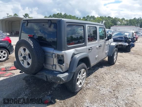 ✅ 2020 Jeep Wrangler Unlimited Sport S • VIN: 1C4HJXDN2LW160395 • Lot: 42977253. Wystawiony na IAAI z przebiegiem 112 073 mil. Bezpłatny archiwum sprzedaży aukcyjnych z USA i szczegółowy raport historii pojazdu na DreamBid. Zdjęcie 4.