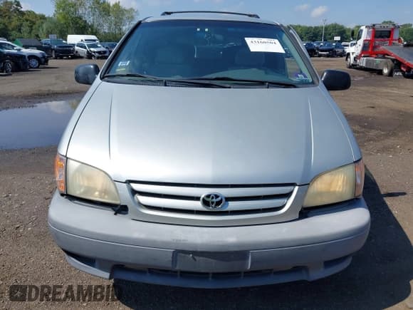 ✅ 2003 Toyota Sienna LE • VIN: 4T3ZF13C43U535740 • Lot: 43160504. Listed on IAAI with 133,134 mi. Free auction sales archive from the USA and detailed vehicle history report at DreamBid. Image 12.