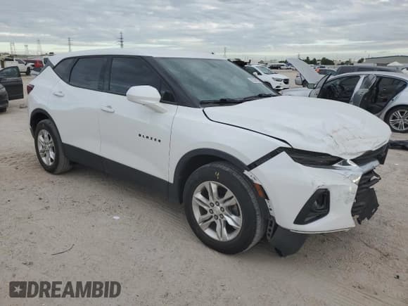 ✅ 2019 Chevrolet Blazer • VIN: 3GNKBCRS1KS700699 • Lot: 82593125. Listed on Copart with 54,013 mi. Free auction sales archive from the USA and detailed vehicle history report at DreamBid. Image 4.