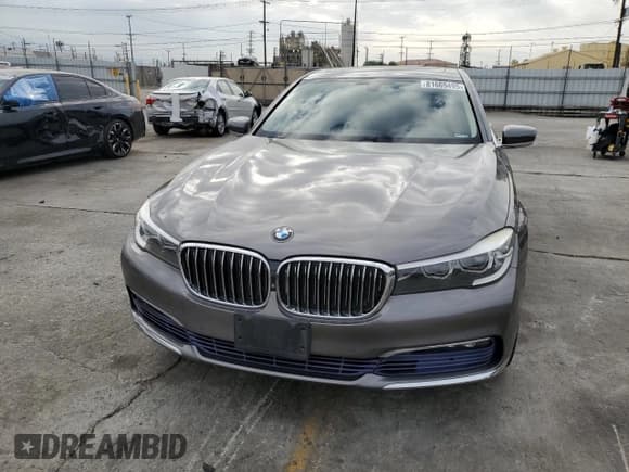 ✅ 2017 BMW 7 Series 740i • VIN: WBA7E2C52HG739390 • Lot: 81669495. Listed on Copart with 124,451 mi. Free auction sales archive from the USA and detailed vehicle history report at DreamBid. Image 5.