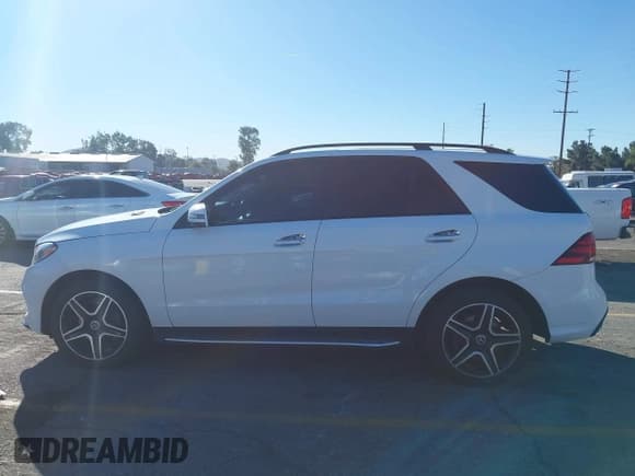 ✅ 2018 Mercedes-Benz GLE 350 • VIN: 4JGDA5JB6JB173115 • Lot: 43920307. Listed on IAAI with 134,622 mi. Free auction sales archive from the USA and detailed vehicle history report at DreamBid. Image 14.