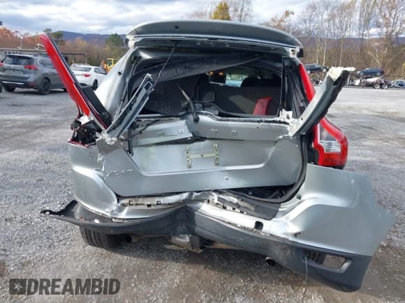 ✅ 2013 Volvo XC60 3.2L • VIN: YV4940DL1D2430918 • Lot: 43575679. Listed on IAAI with 127,675 mi. Free auction sales archive from the USA and detailed vehicle history report at DreamBid. Image 16.