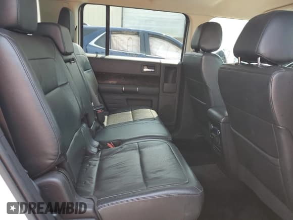 ✅ 2016 Ford Flex Limited • VIN: 2FMHK6D87GBA22341 • Lot: 67200895. Wystawiony na Copart z przebiegiem 92 917 mil. Bezpłatny archiwum sprzedaży aukcyjnych z USA i szczegółowy raport historii pojazdu na DreamBid. Zdjęcie 11.