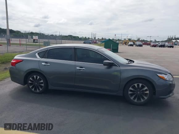 ✅ 2017 Nissan Altima SV • VIN: 1N4AL3AP2HC289746 • Lot: 43468649. Wystawiony na IAAI z przebiegiem 124 948 mil. Bezpłatny archiwum sprzedaży aukcyjnych z USA i szczegółowy raport historii pojazdu na DreamBid. Zdjęcie 13.