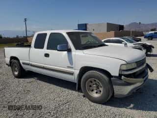 2001 Chevrolet Silverado 1500 LT z VIN 1GCEC19T11Z150759, wystawiony jako Copart lot #70133184 z przebiegiem 207 392 mil mil oraz Szkoda całkowita • Salvage title. Historia ofert i sprzedaży dostępna na DreamBid. Obrazek 4.